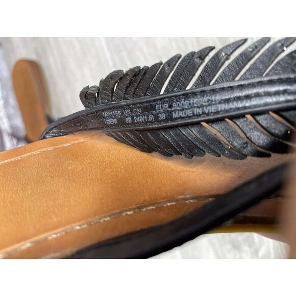 Coach New York DENI Black Leather Feather Thong Flat Sandals Women Sz 8B US/38EU - Picture 11 of 16